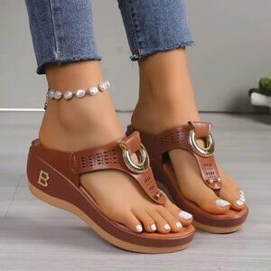 Luxurious Metallic Buckle Thong Sandals - Soft, Comfortable, Wedge Heel
